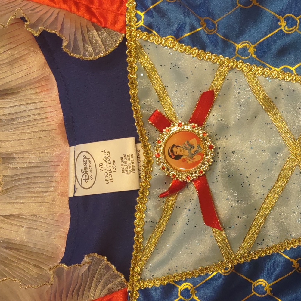 7/8 Disney collection Snow White princess dress in like new condition